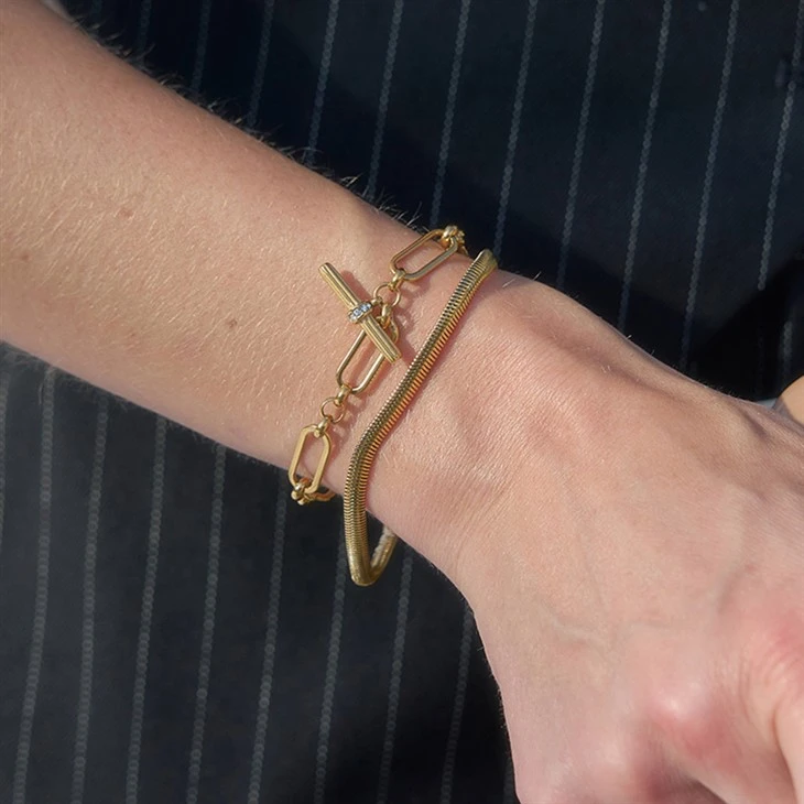 Dainty T Bar CZ bilaguzuk