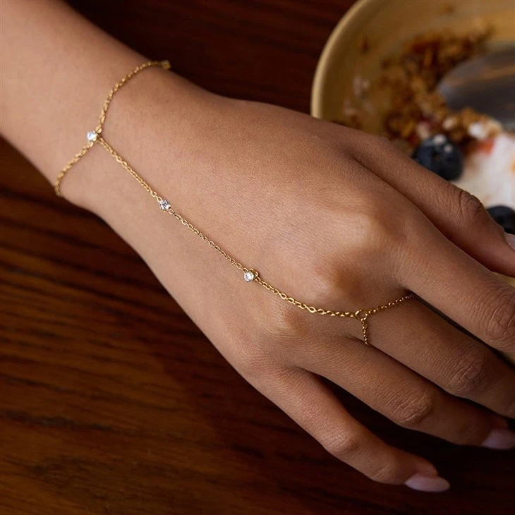 Zircon Linked Finger Bracelet suppliers